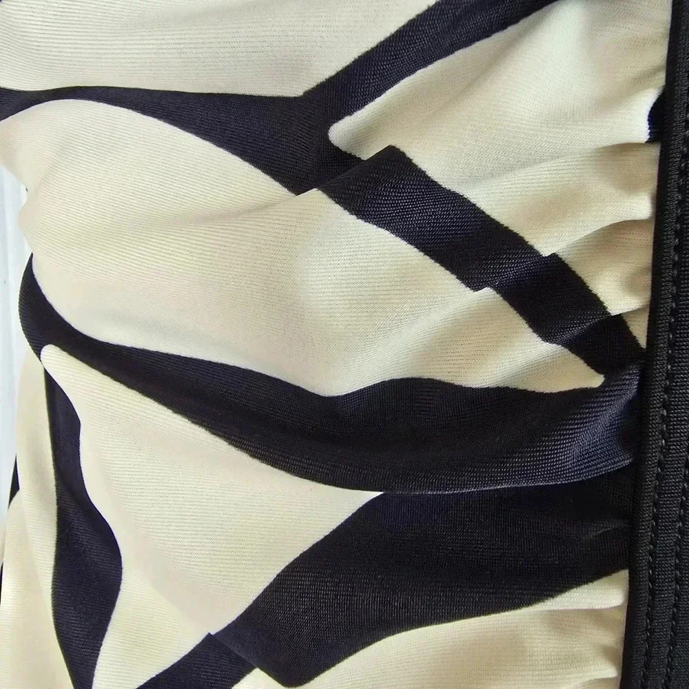 NWT Sanctuary Women’s Black Cream Abstract Print Ruched One Piece Swimsuit Small